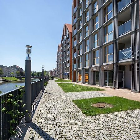 Unique Motlawa Riverbank Apartment Гданск Екстериор снимка