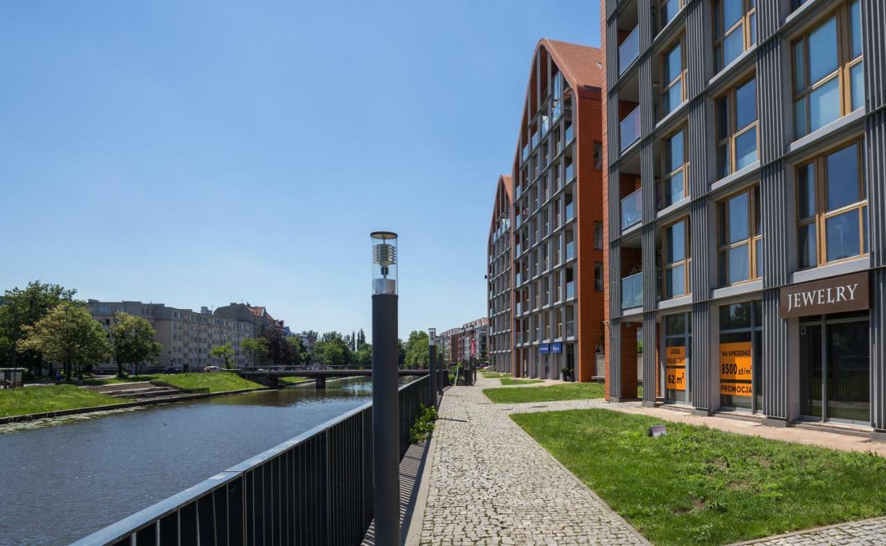 Unique Motlawa Riverbank Apartment Гданск Екстериор снимка