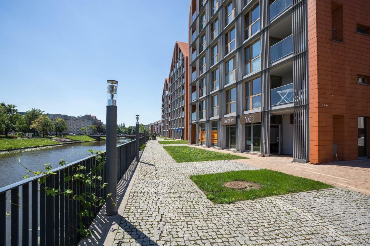 Unique Motlawa Riverbank Apartment Гданск Екстериор снимка
