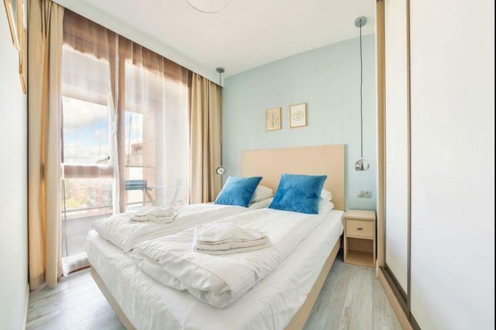 Unique Motlawa Riverbank Apartment Гданск Екстериор снимка